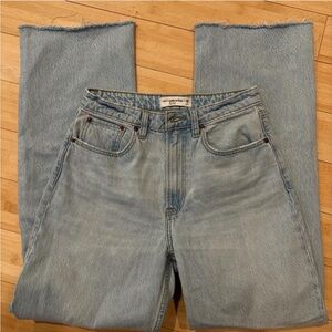 Abercrombie and Fitch curve love the loose high rise, raw distressed hem